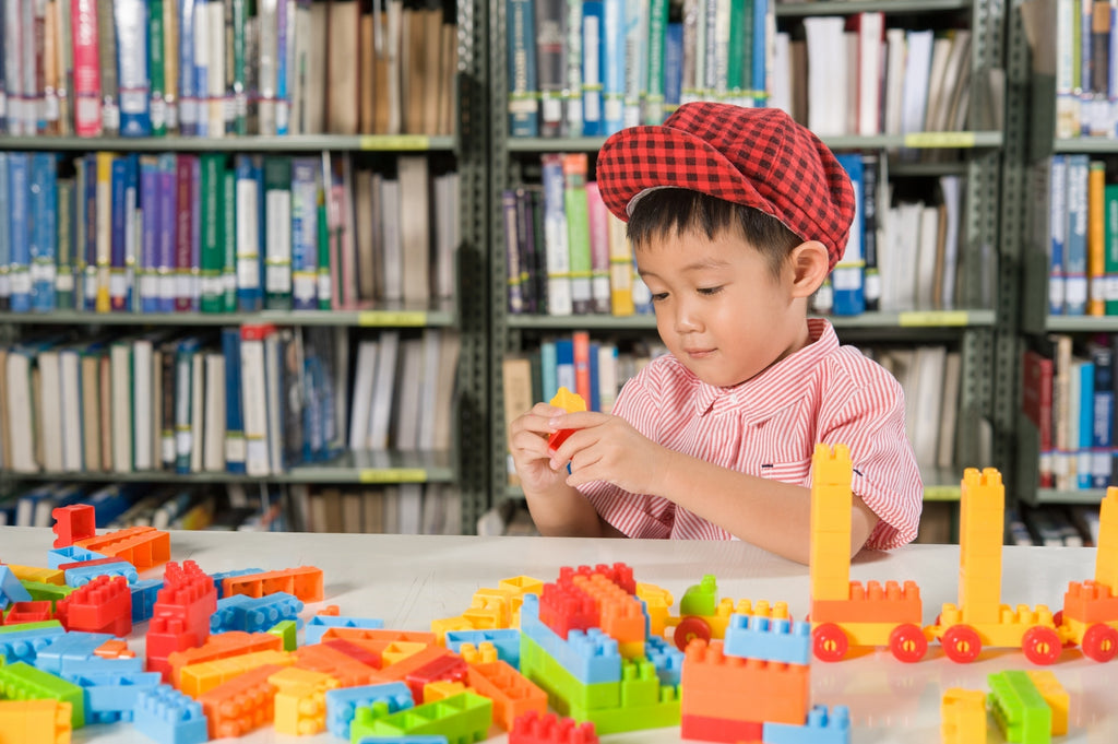 孩子正在全神貫注的時候，請不要給予任何讚美